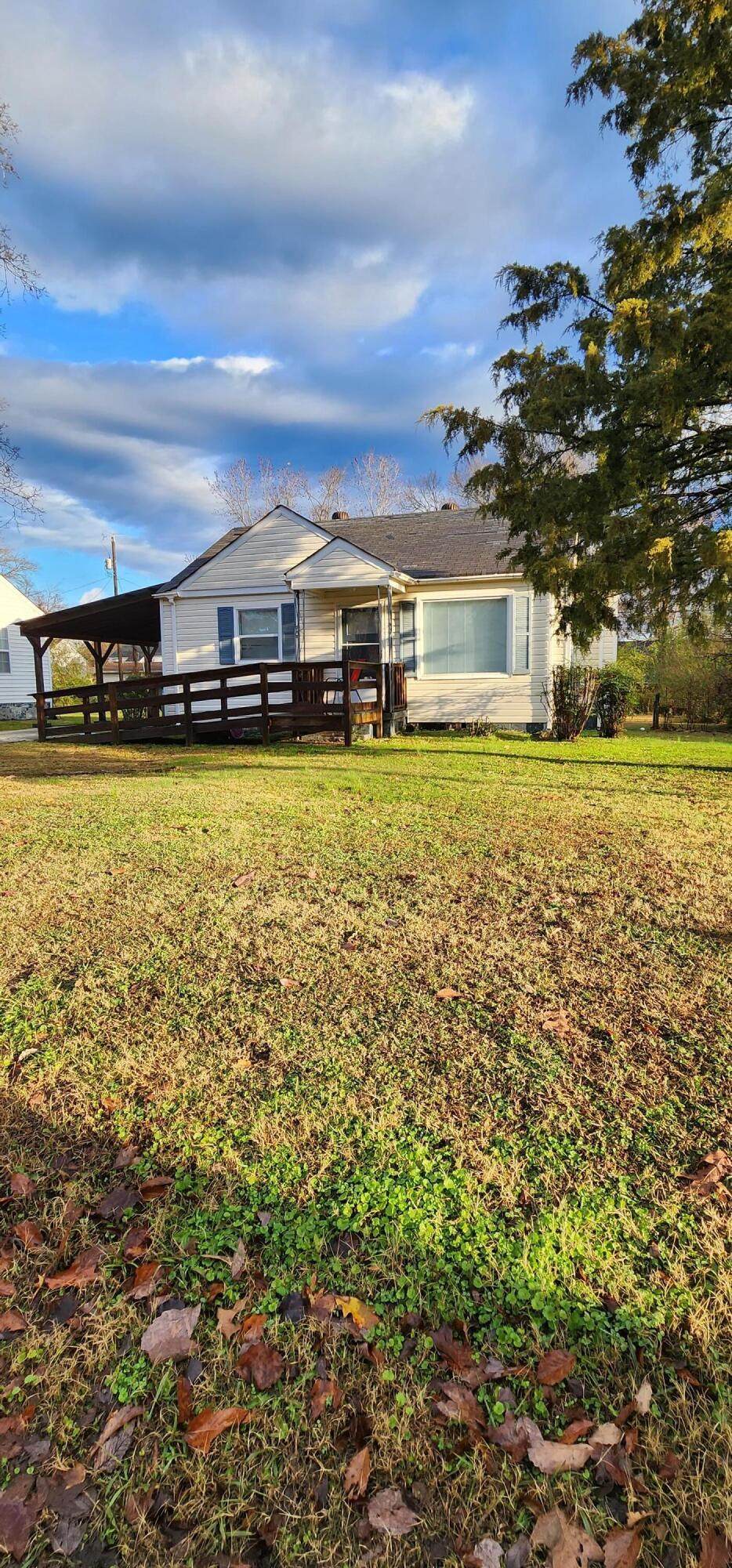 4919 Carolyn Ln - Photo 1