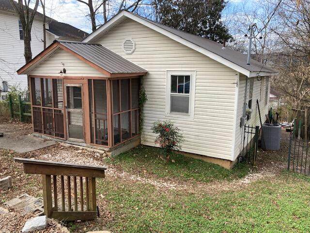 102 2nd St - Photo 1