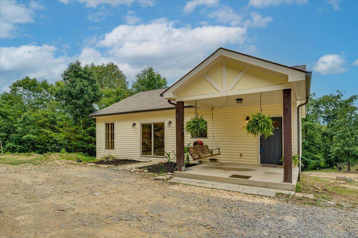 729 Dave Brown Rd - Photo 1