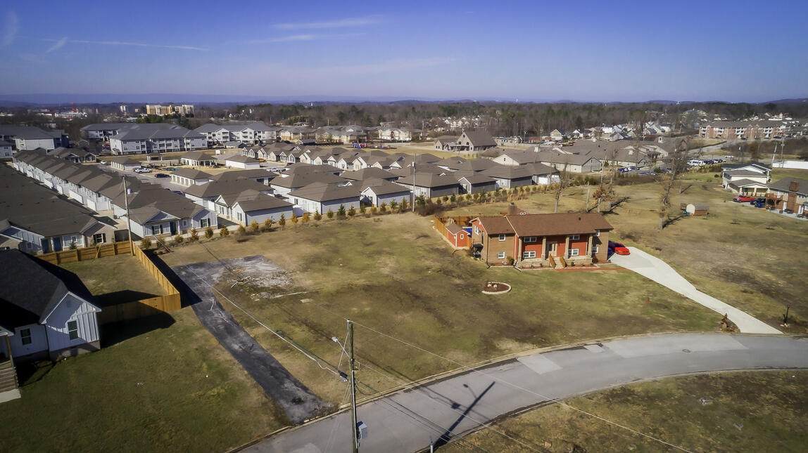 2245 Peterson Dr - Photo 1