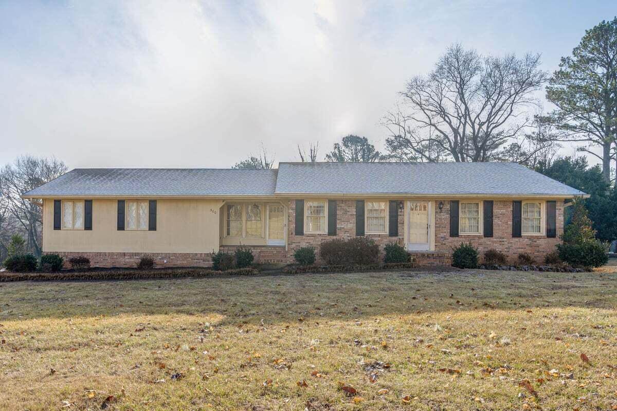 300 Mission Ridge Dr - Photo 1