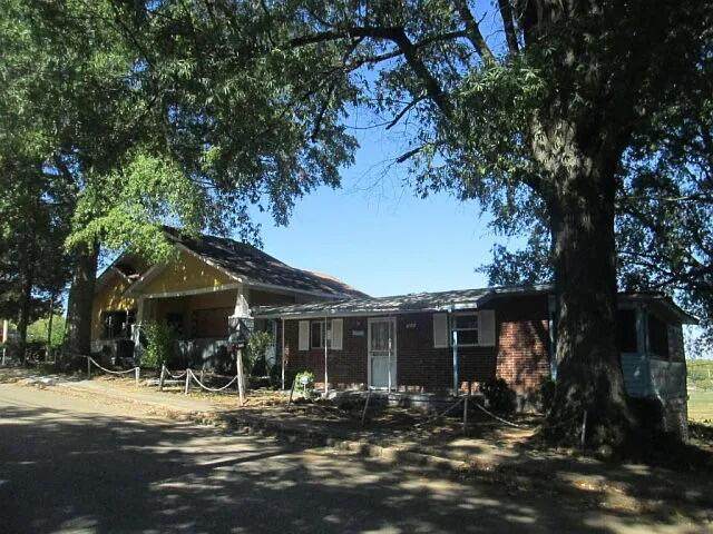 507 42nd St - Photo 1