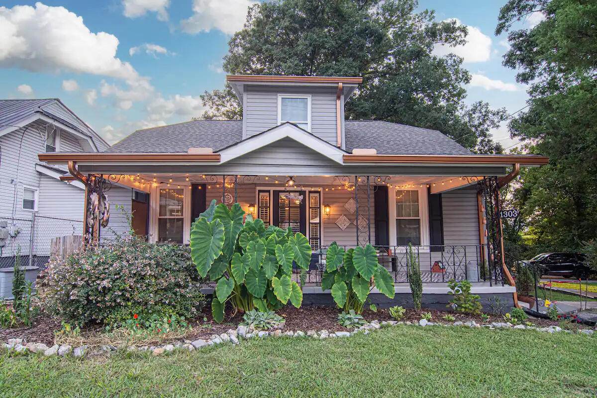 1303 Chamberlain Ave - Photo 1