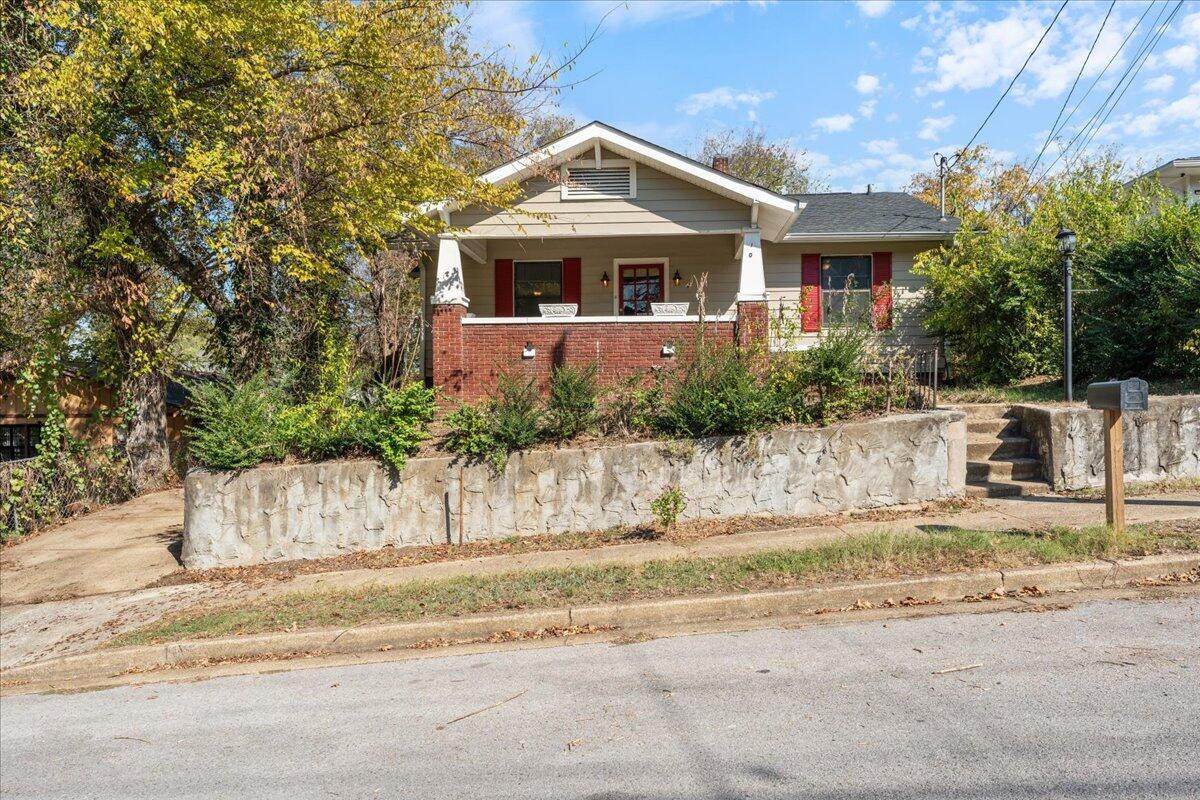 1907 Vine Street - Photo 1