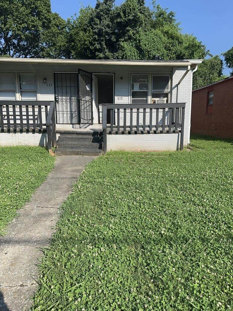 539 Hawthorne Street - Photo 1