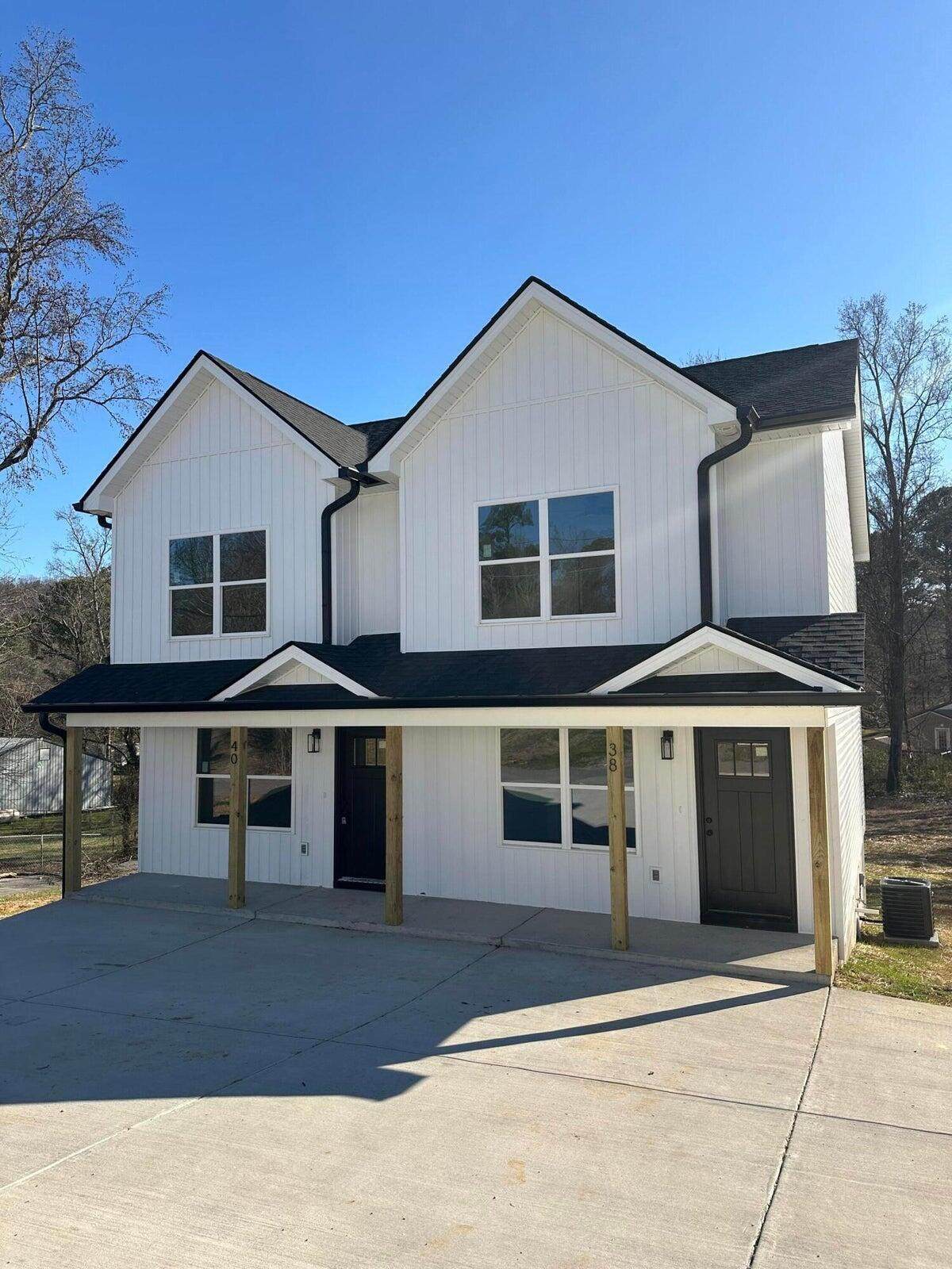 42 Avenue Avenue - Photo 1