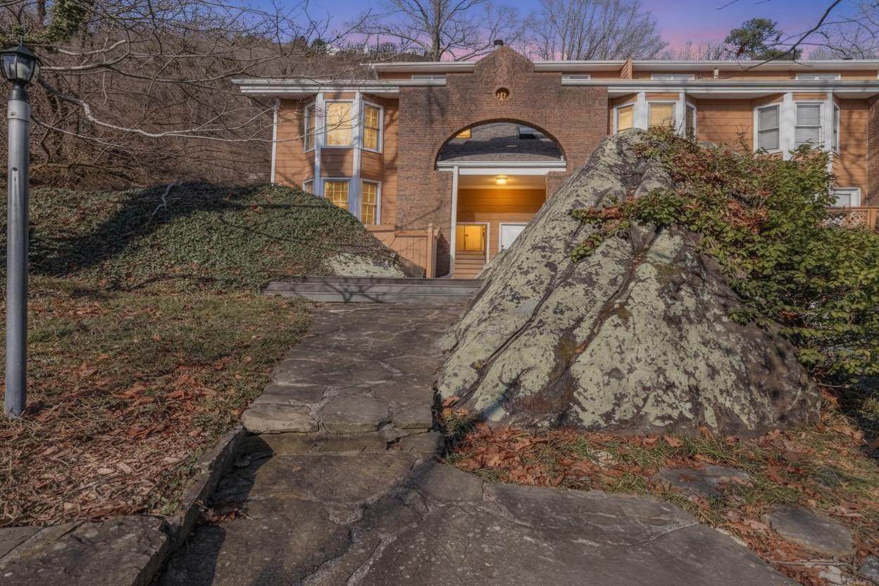 557 Winterview Lane - Photo 1