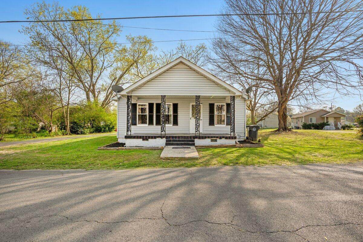 605 Thornton Street - Photo 1