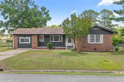 620 Lindsay Avenue - Photo 1