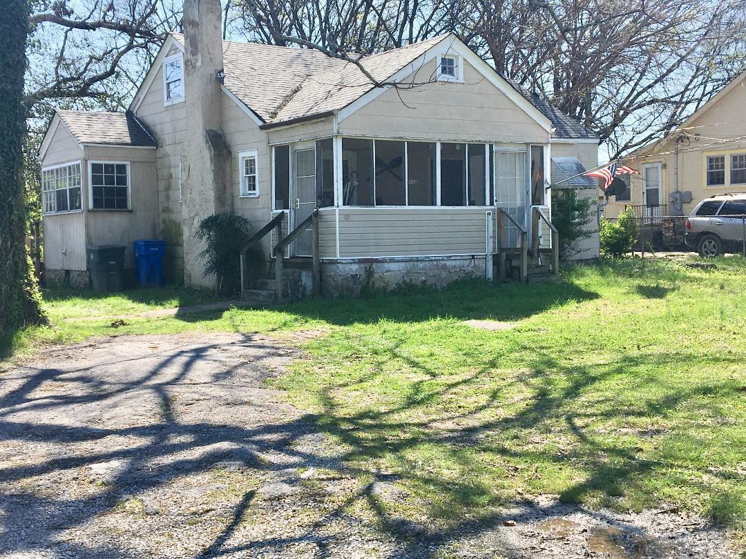 3206 Riverside Dr - Photo 1