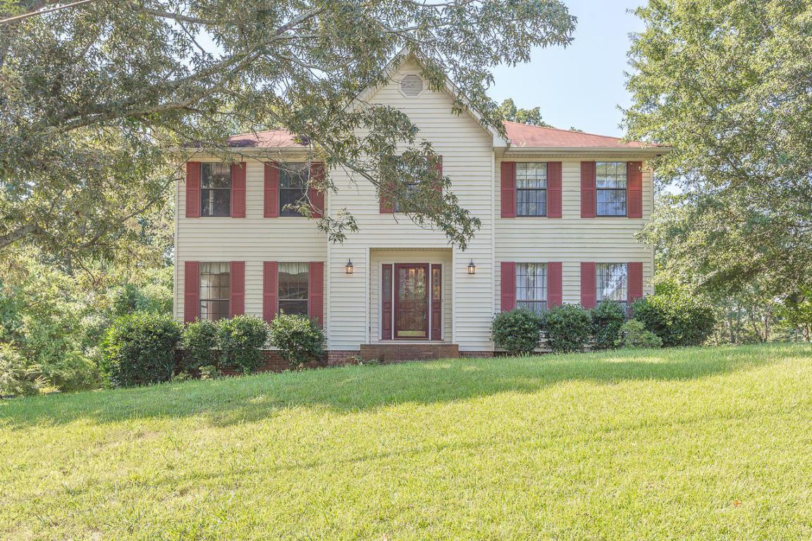 241 Hillcrest Cir - Photo 1
