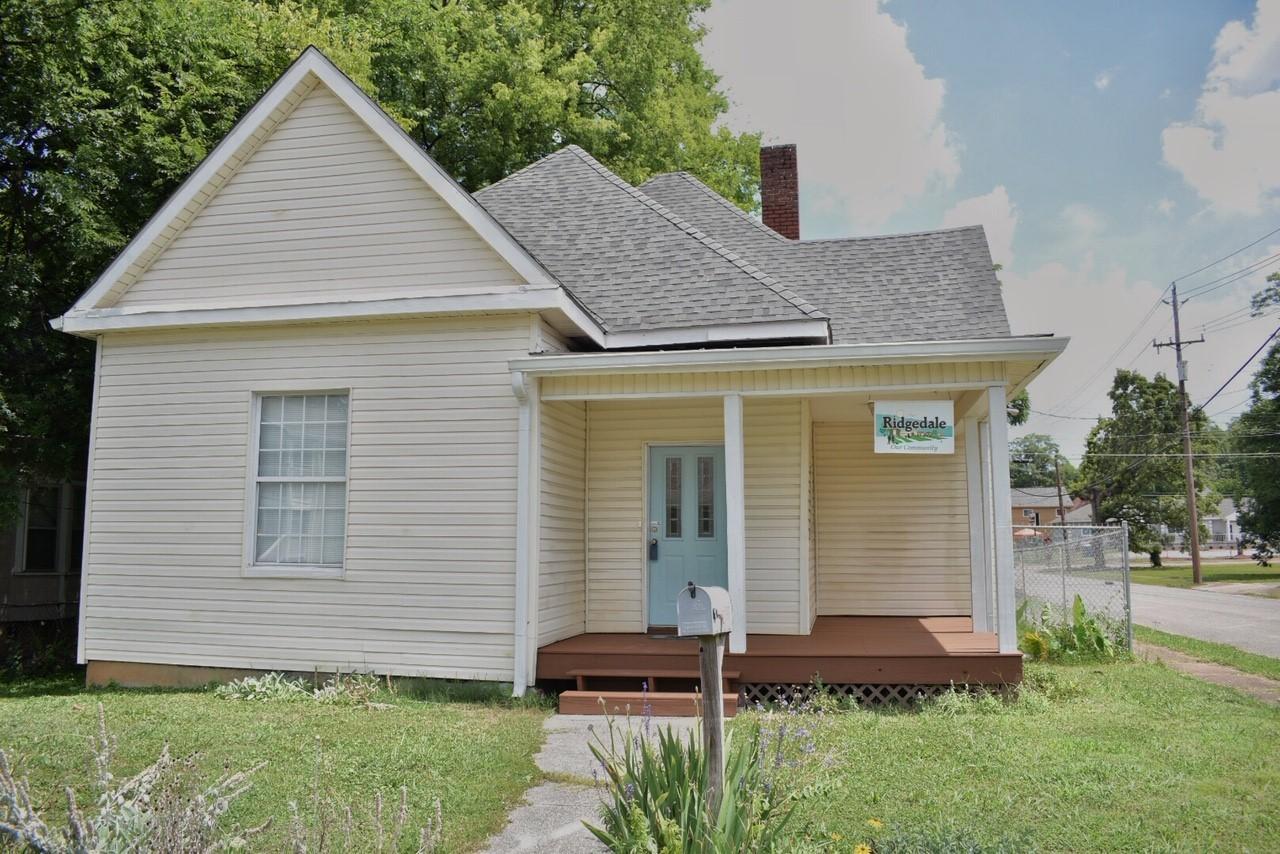 2413 Union Ave - Photo 1