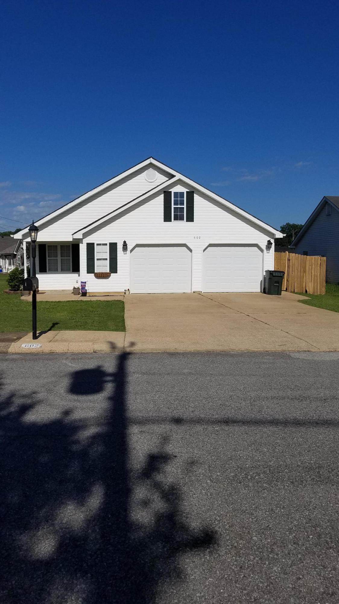 602 Colony Cir - Photo 1