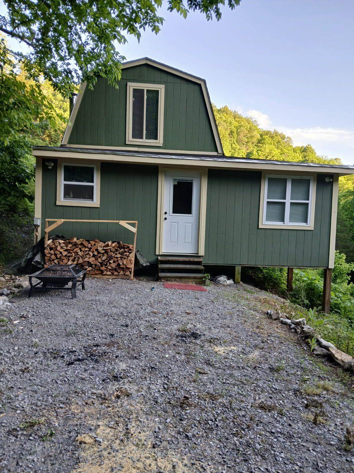 1064 Cathcart Road - Photo 1