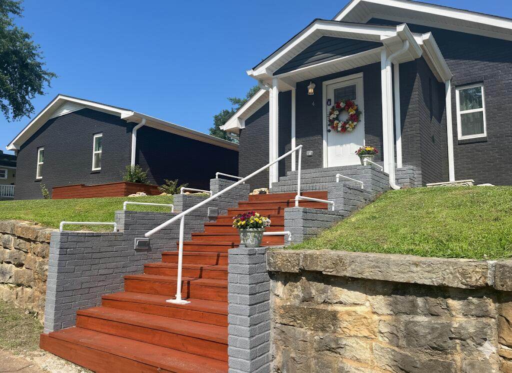 602 Elm Avenue - Photo 1