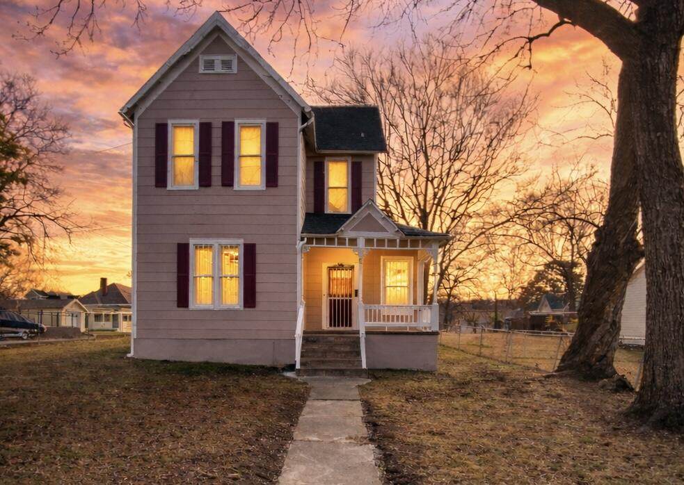 900 Greenwood Avenue - Photo 1