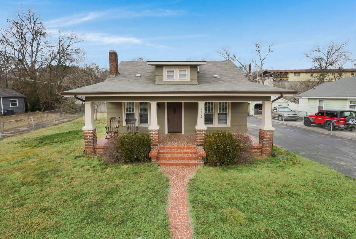 2109 Lyndon Avenue - Photo 1