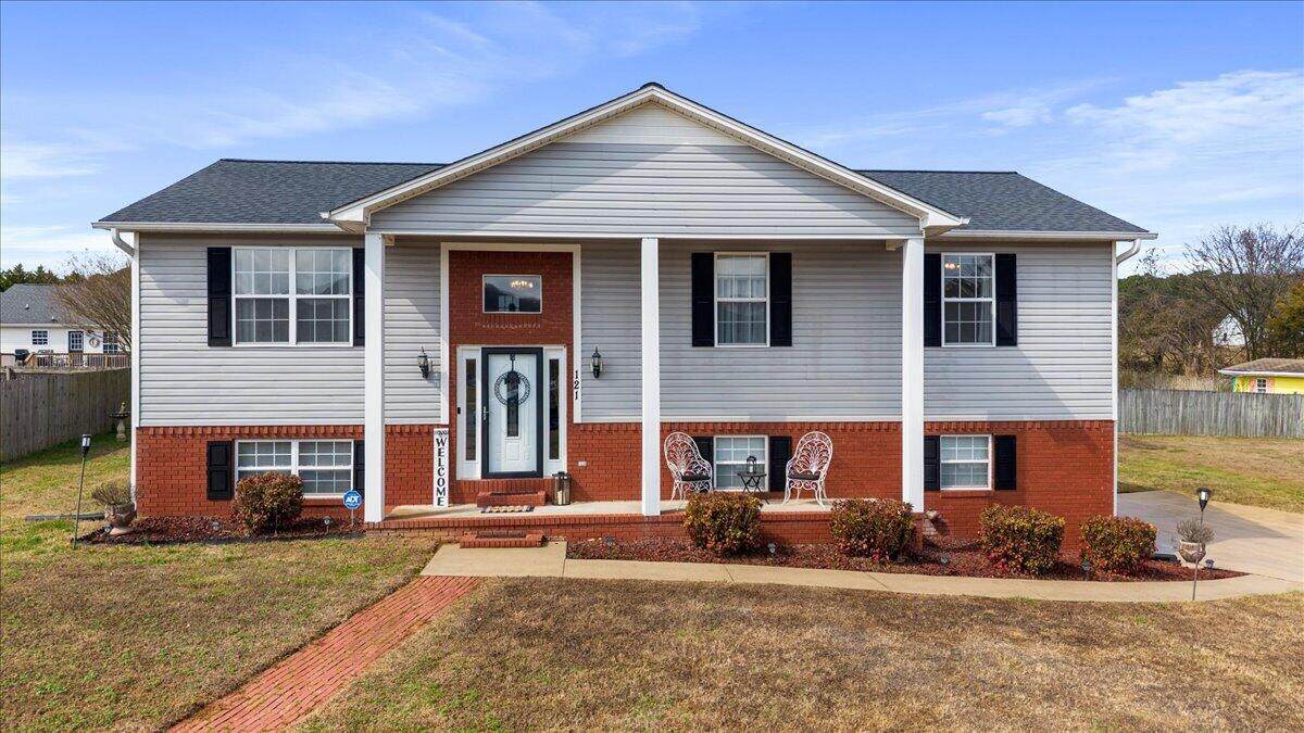 121 Angie Court - Photo 1