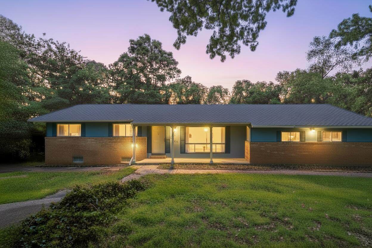 4526 Cloverdale Loop - Photo 1