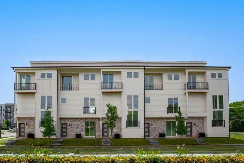 3307 Aberdeen Row - Photo 1