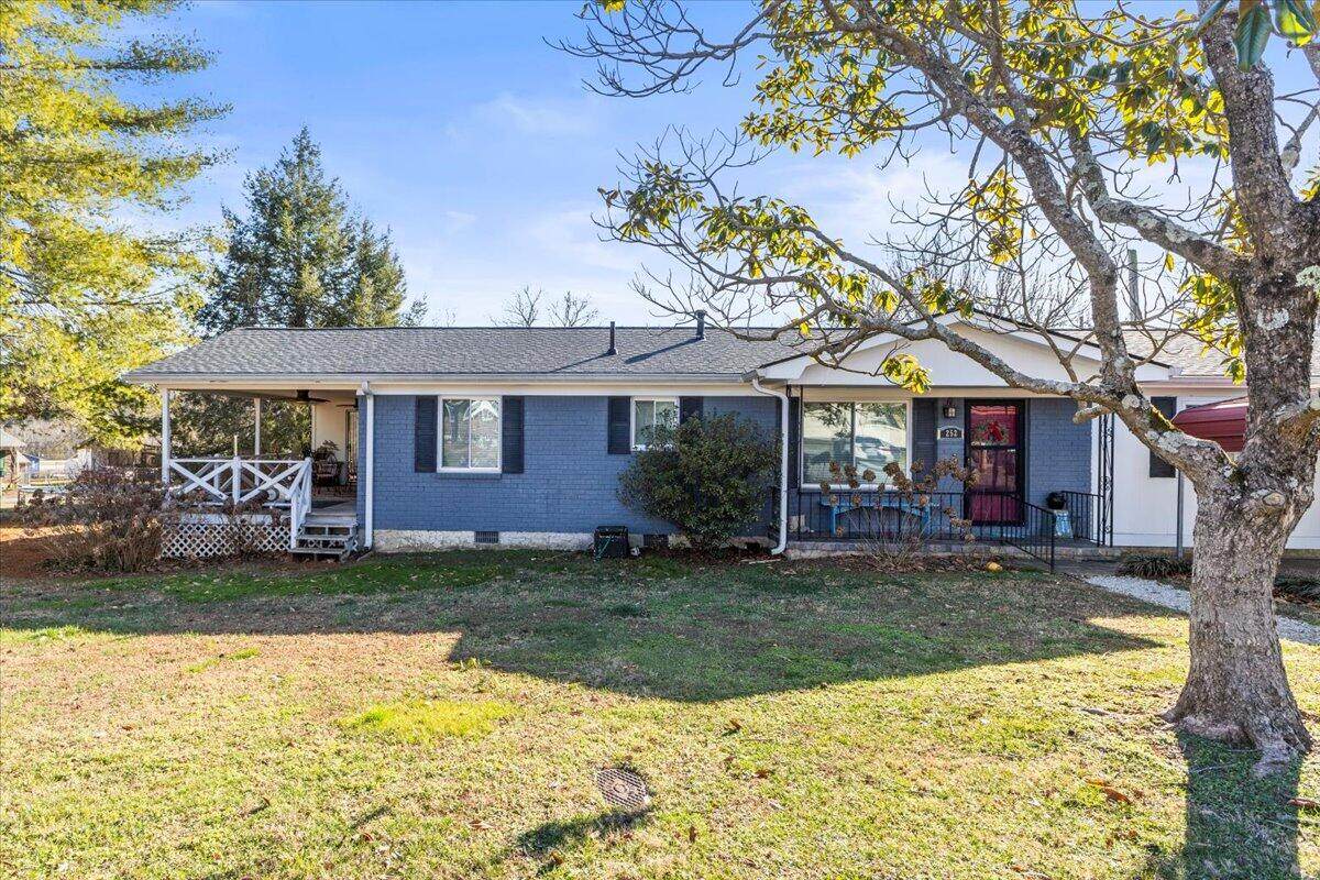 252 Langley Drive - Photo 1