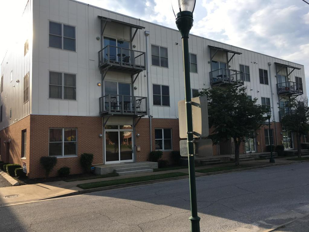 1609 Long St - Photo 1