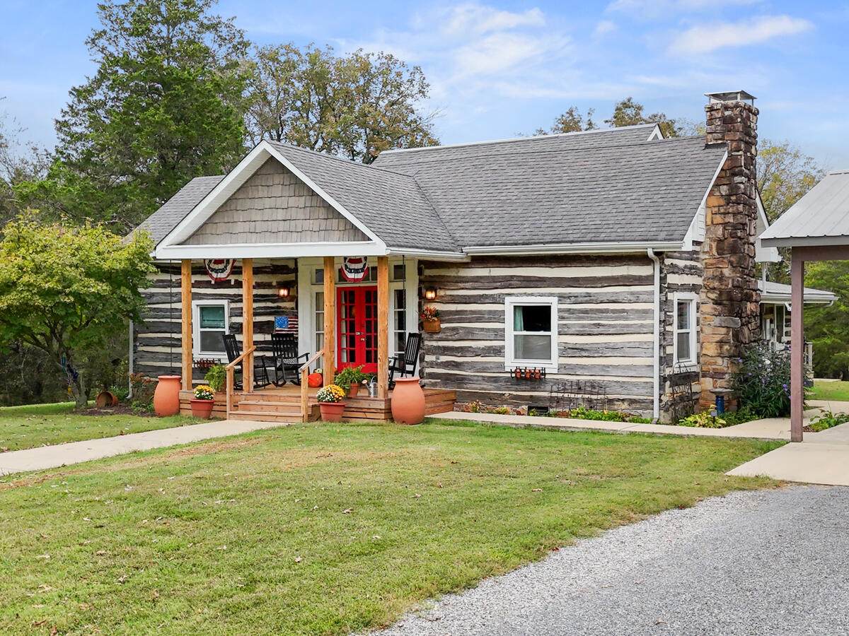 461 Richards Lane - Photo 1