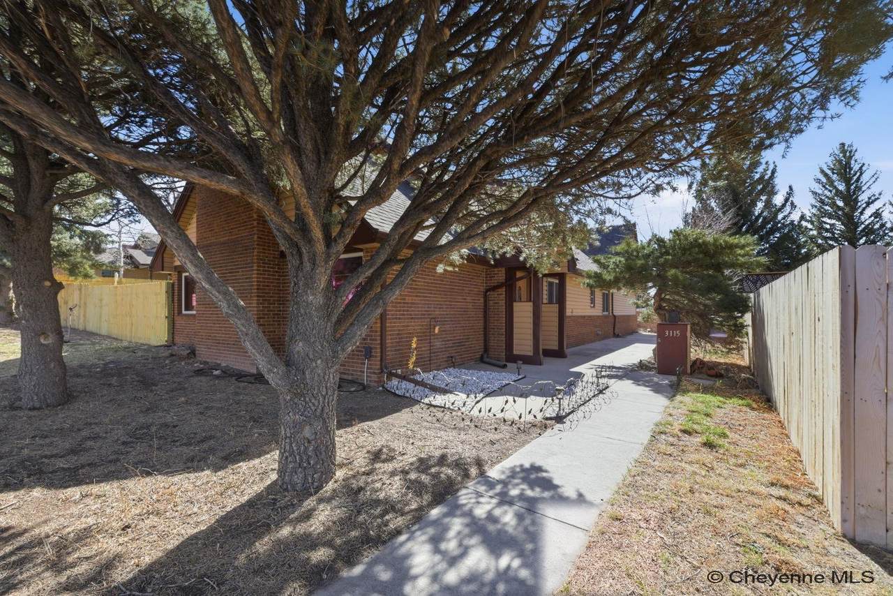 3115 Bluff Pl - Photo 1