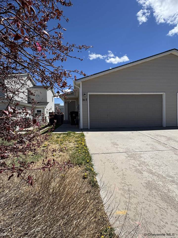 317 Hunters Way - Photo 1
