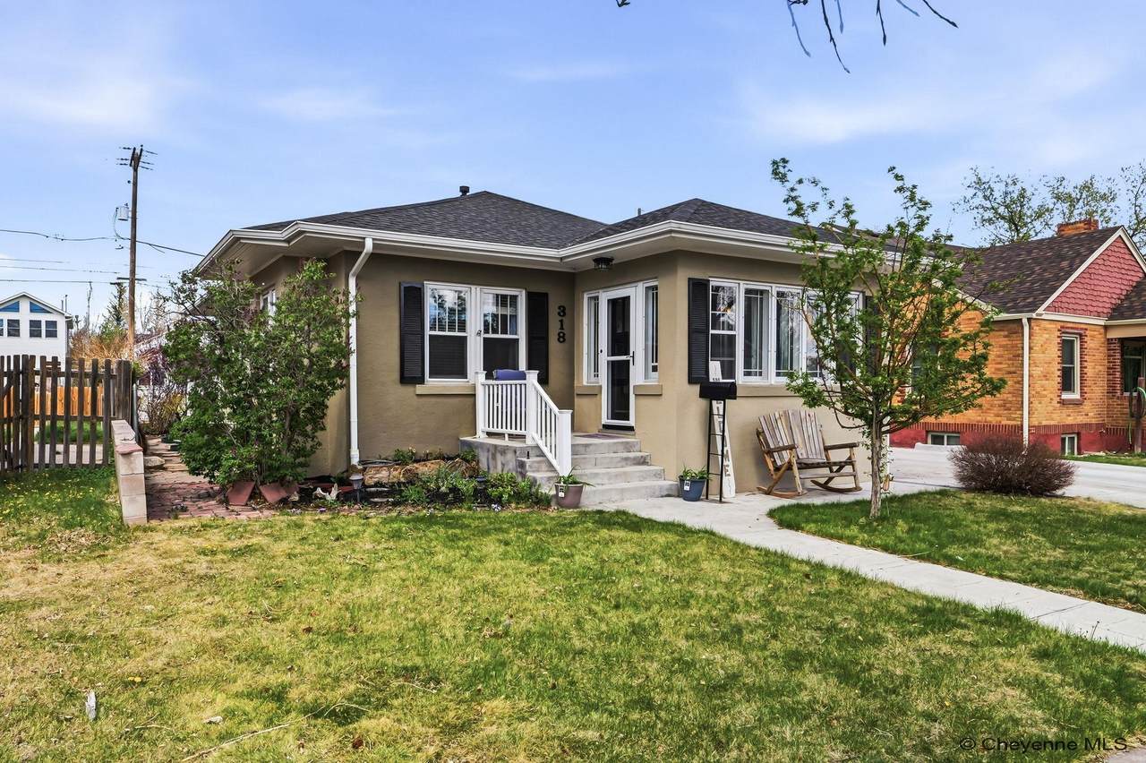 318 3RD AVE - Photo 1