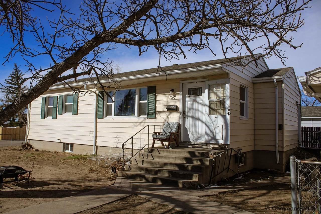 1002 Hot Springs Ave - Photo 1