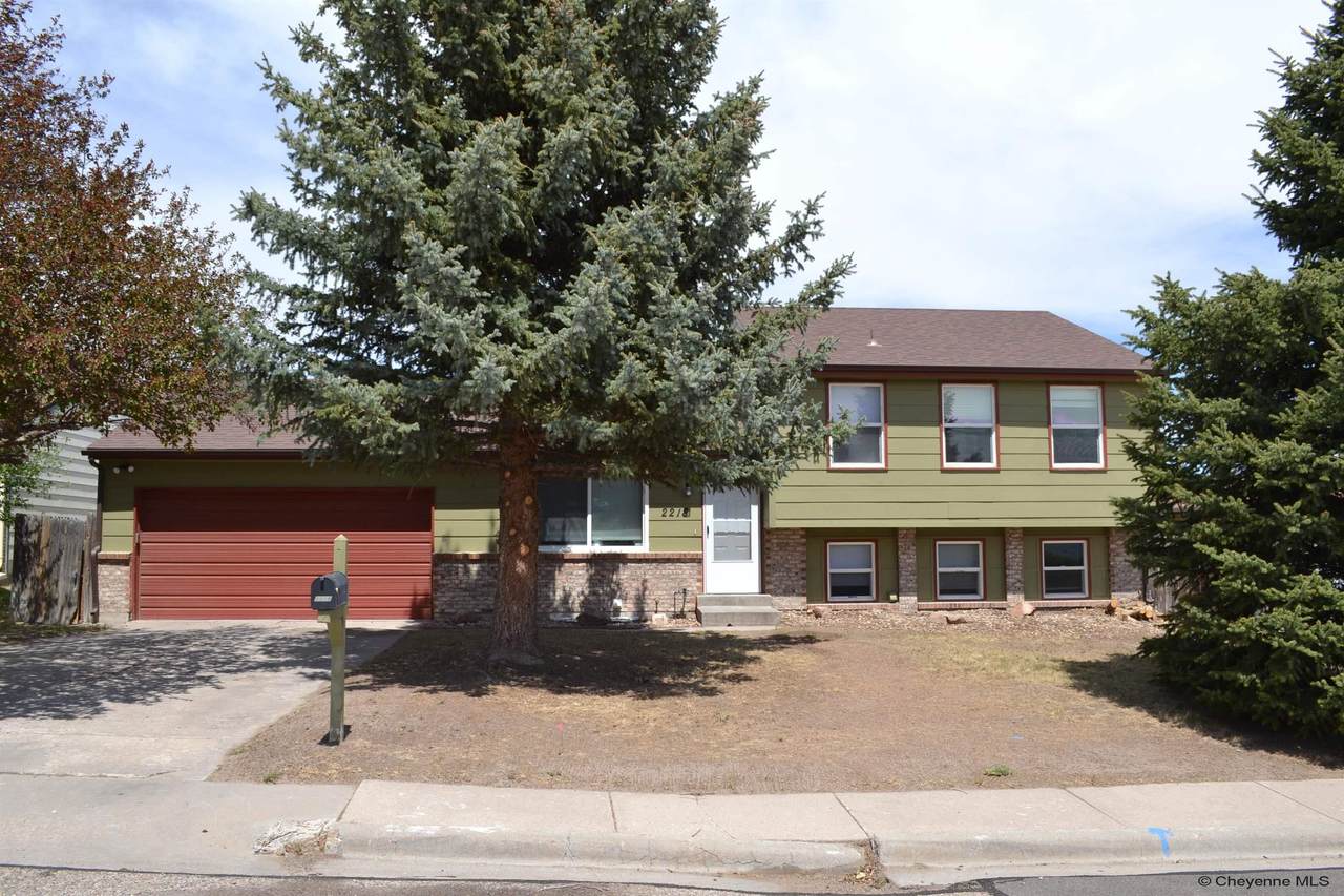 2218 Apache St - Photo 1