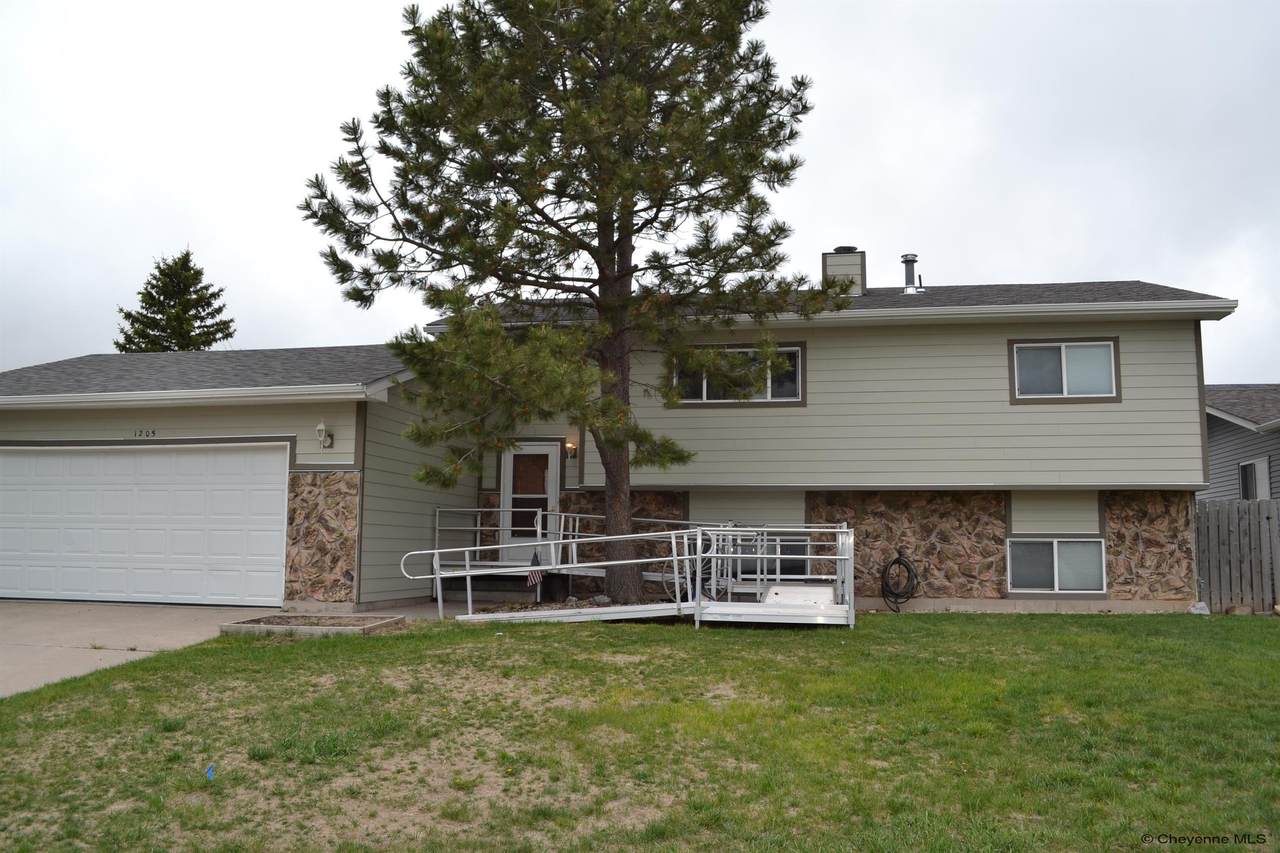 1205 Ashford Dr - Photo 1