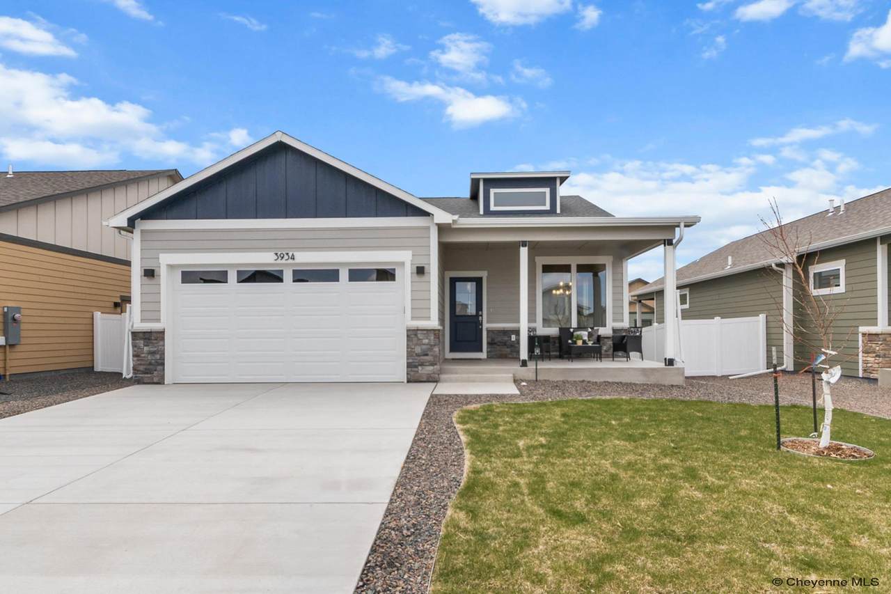 3934 Saddleback Ln - Photo 1