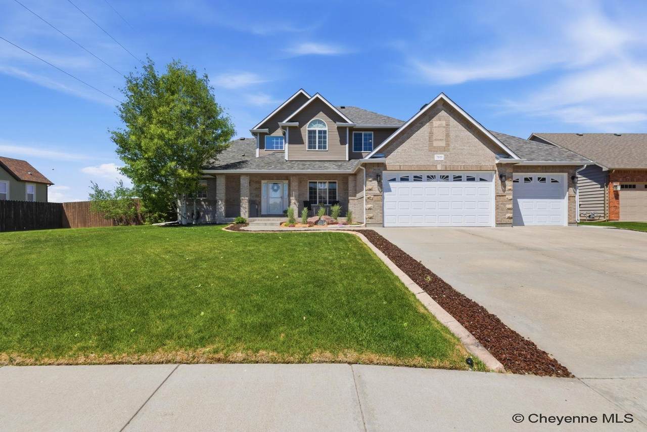 7610 Hawthorne Dr - Photo 1