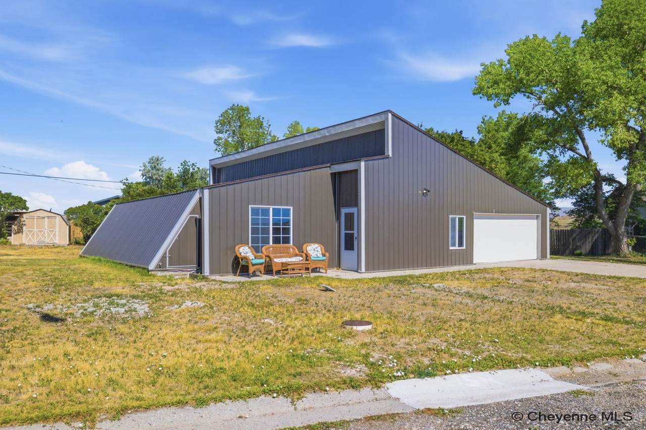 526 Warren Ave - Photo 1