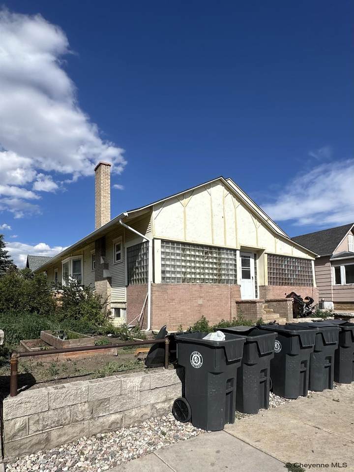 1621 Evans Ave - Photo 1