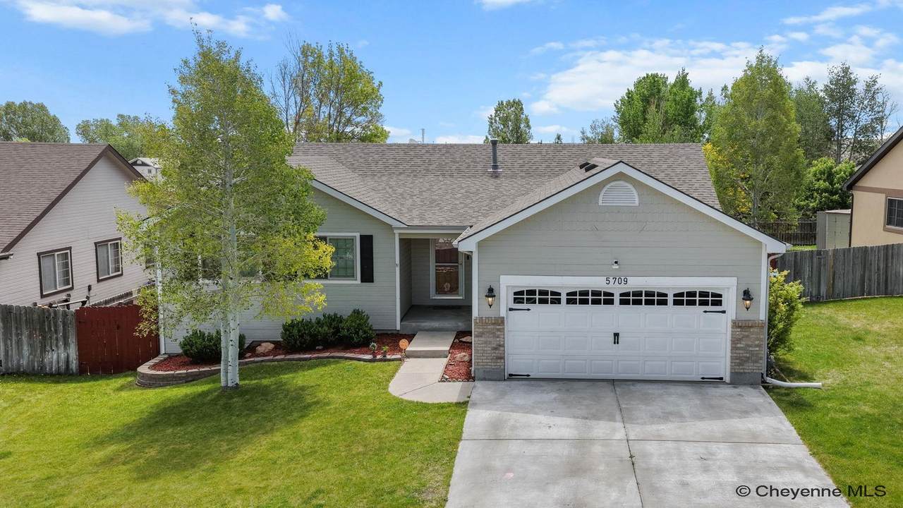 5709 Kennedy Dr - Photo 1