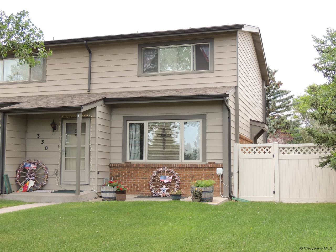 330 Manewal Dr - Photo 1