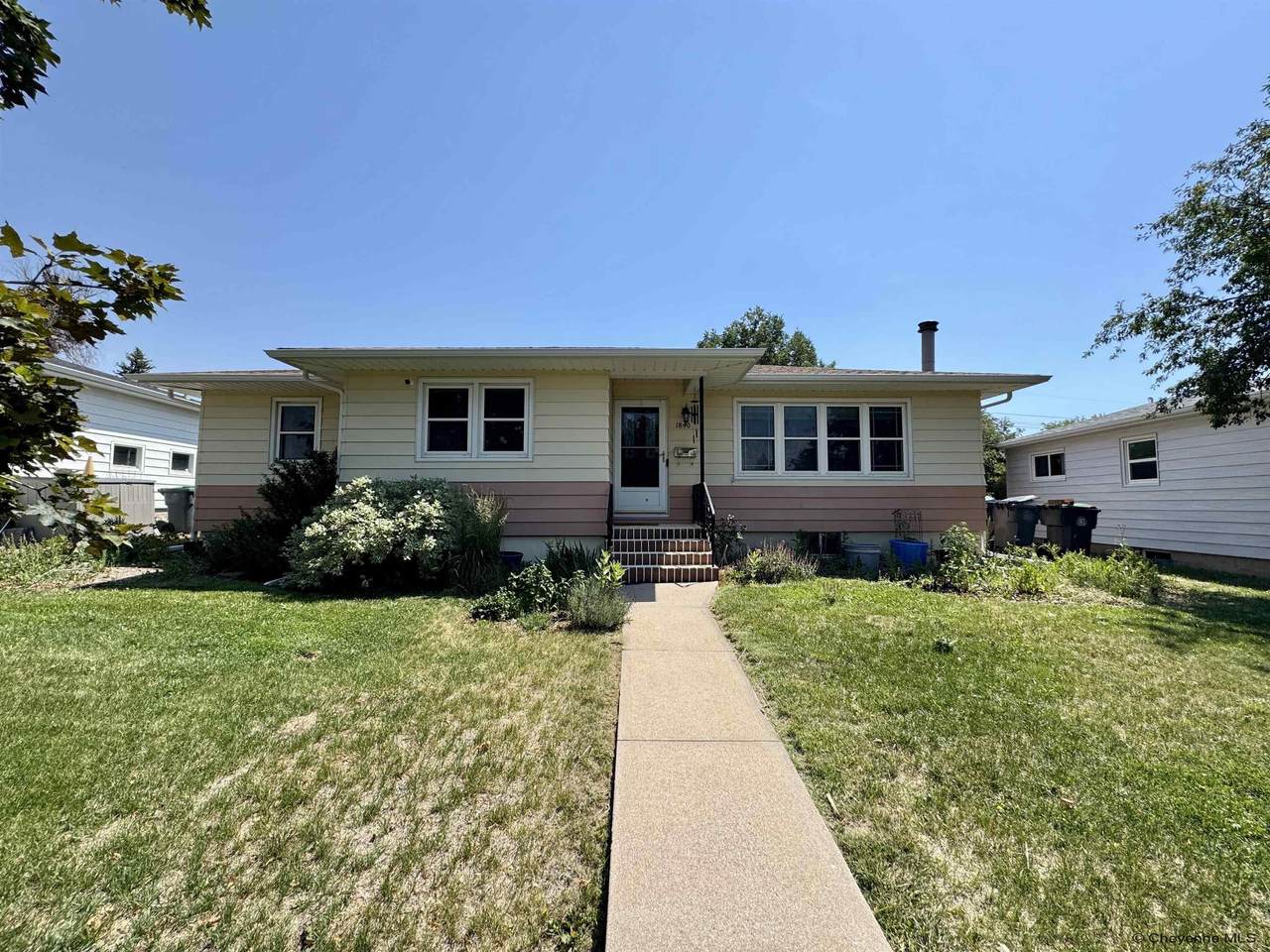 1840 Milton Dr - Photo 1