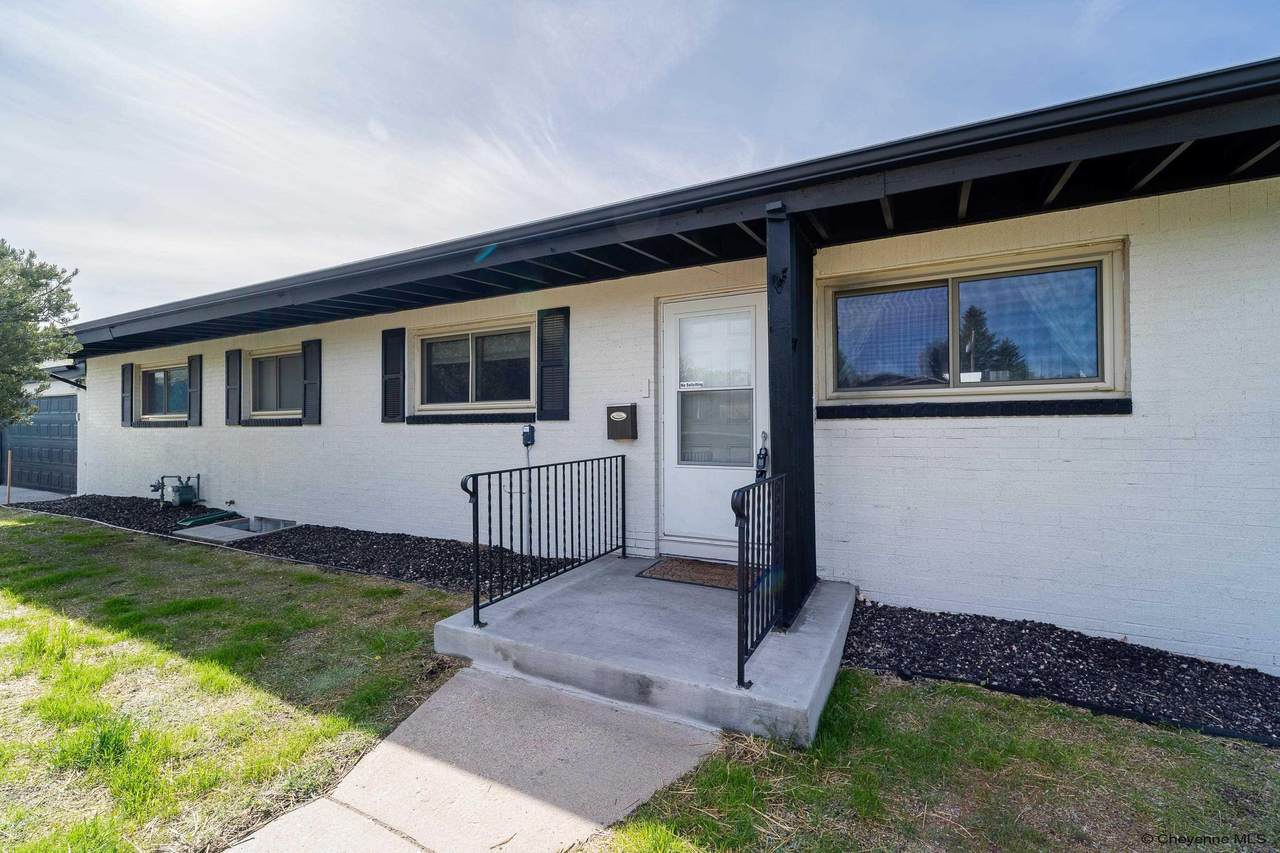 3117 Douglas St - Photo 1