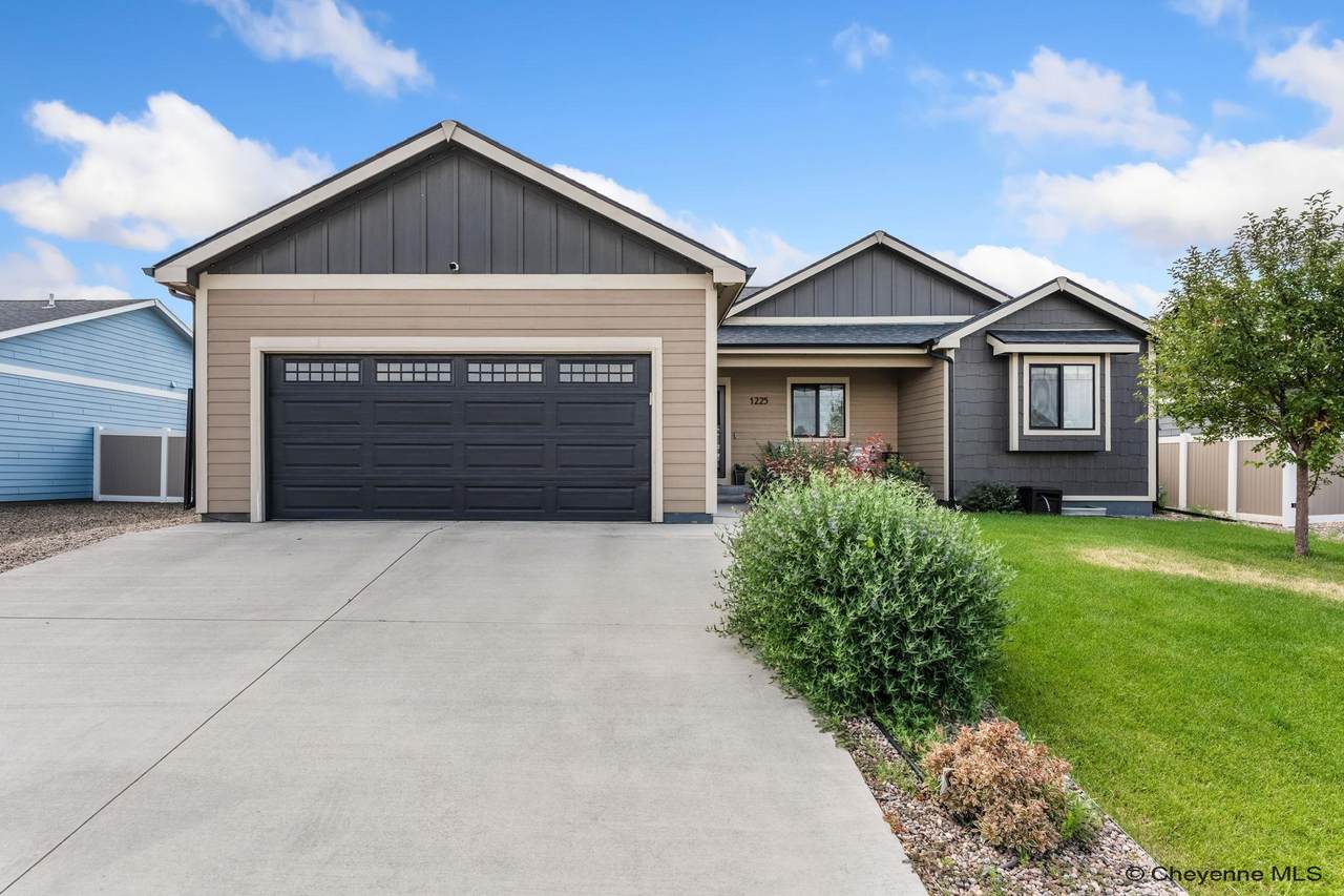 1225 Rabbit Brush Trl - Photo 1