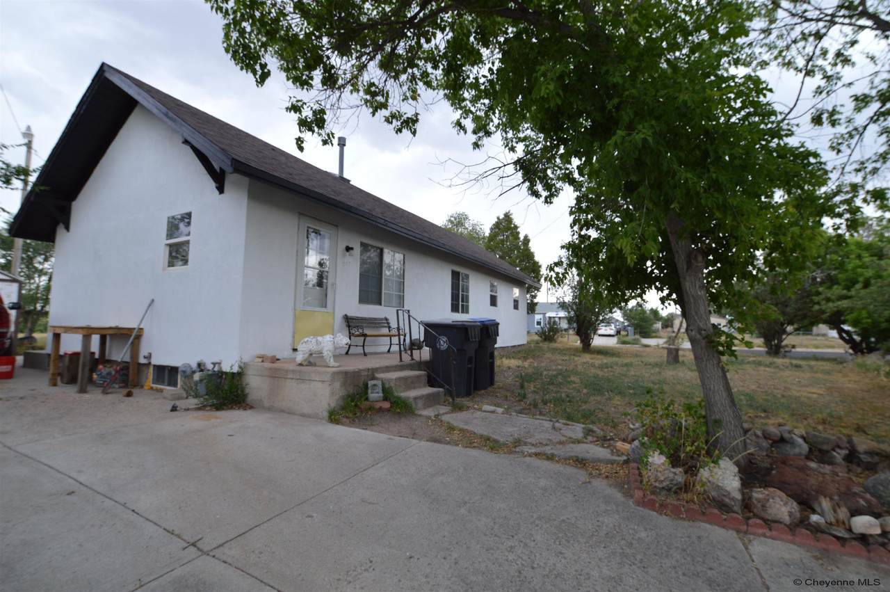 817 & 819 9TH ST - Photo 1