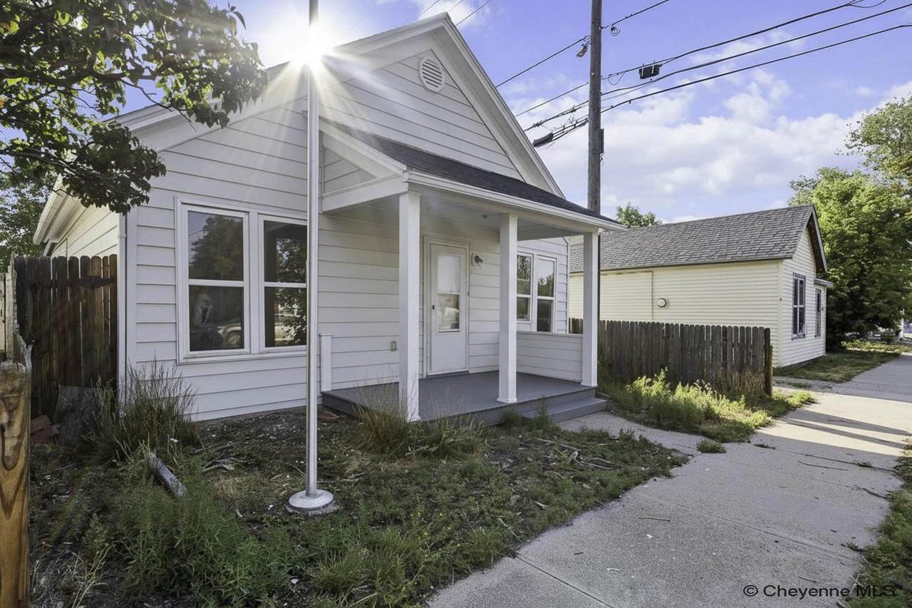 2315 Thomes Ave - Photo 1