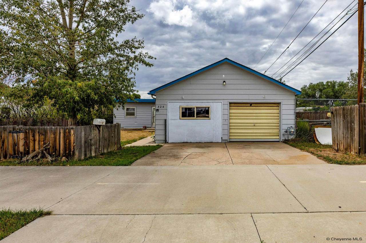 324 Colorado Ave - Photo 1