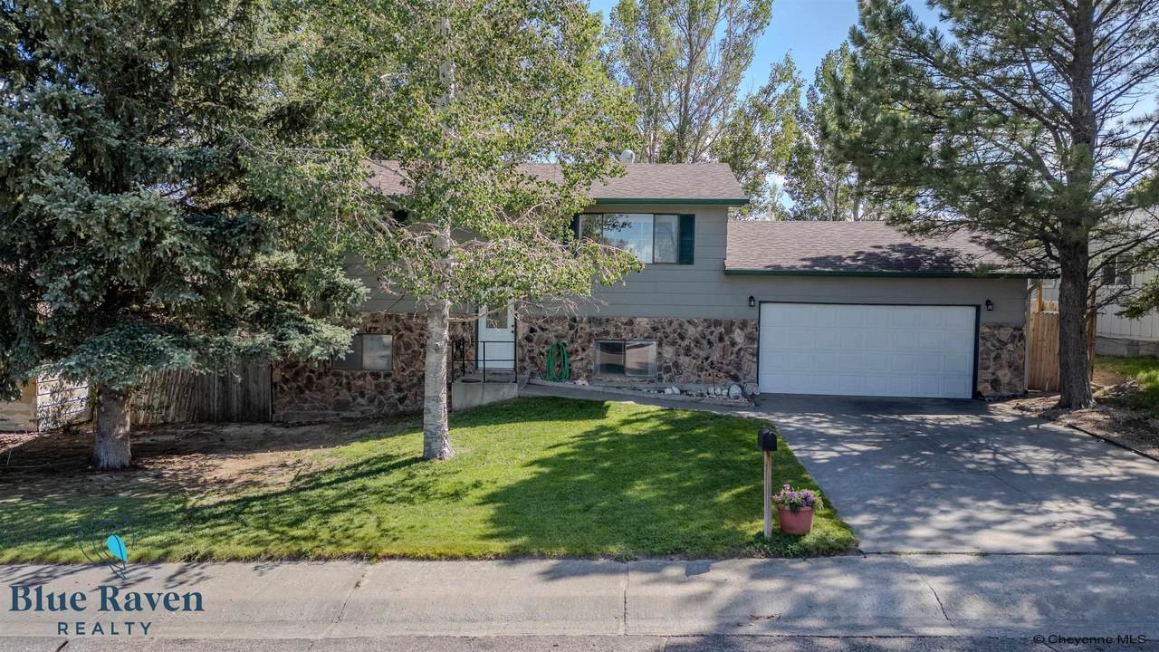 953 Elm St - Photo 1