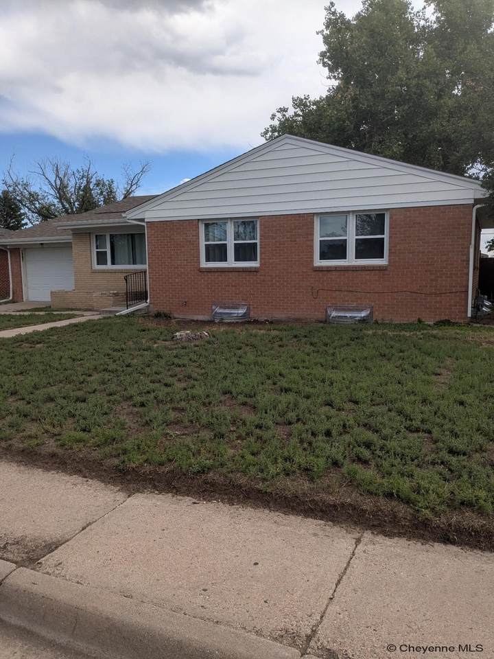 145 Carroll Ave - Photo 1