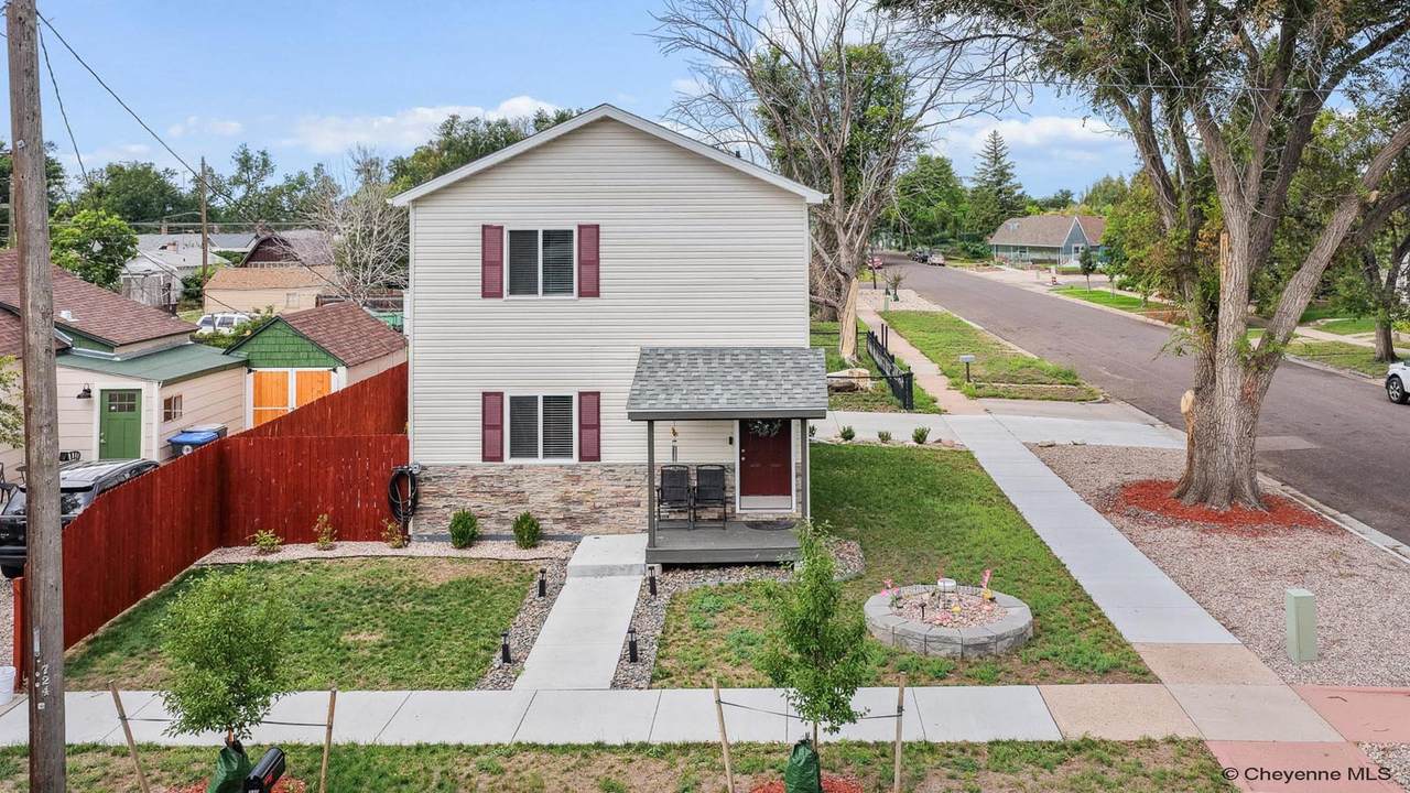 720 Russell Ave - Photo 1
