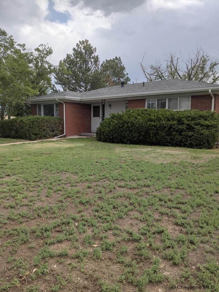 149 Carroll Ave - Photo 1