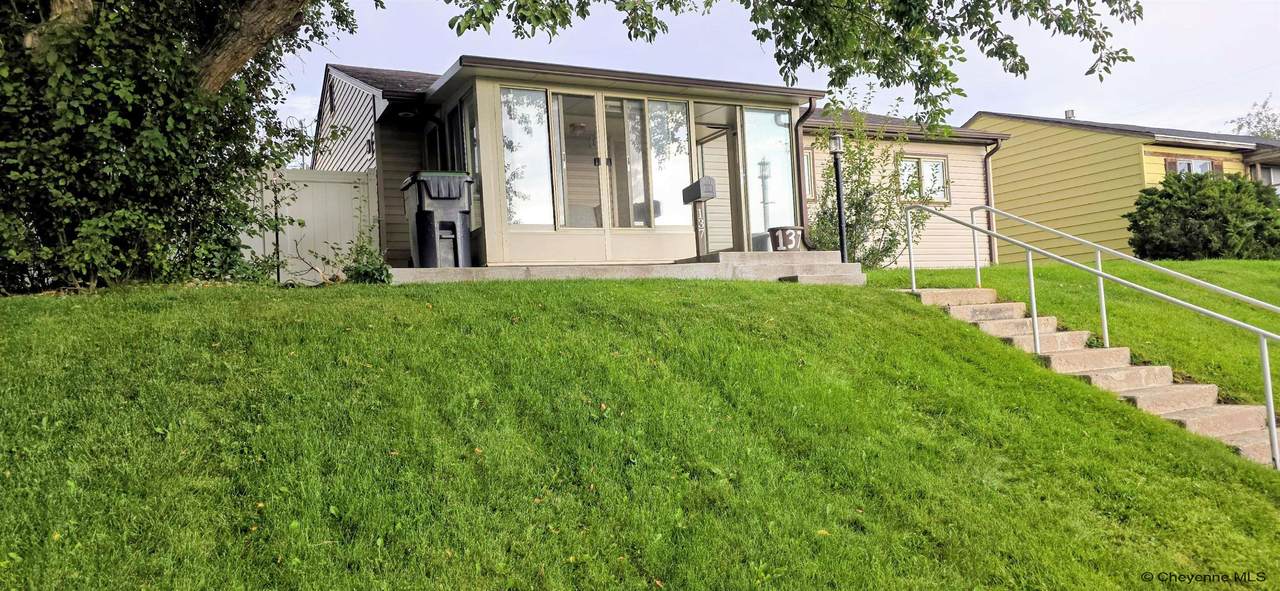 137 King Ct - Photo 1